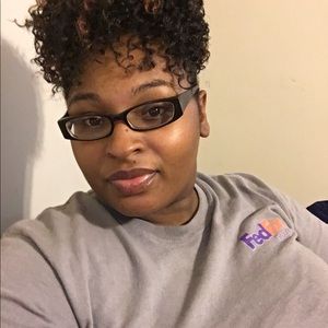 Meet your Posher, Sharonda